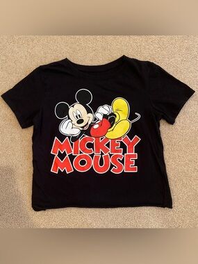 Disney Mickey Mouse Women’s Cropped Shirt Black Graphic T-Shirt Size Medium